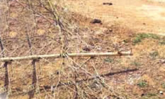 ସୀମା ସିଲ୍‌କୁ ମାନିଲେନି ବଙ୍ଗୀୟ ଅଧିବାସୀ, ଆନ୍ତଃରାଜ୍ୟ ବାଡ଼କୁ ଉପାଡ଼ି ଫିଙ୍ଗିଦେଲେ