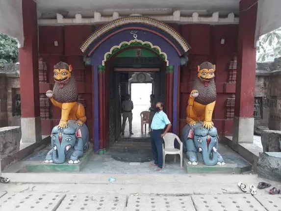 ଖାଁଖାଁ ଯାଜପୁରର ପ୍ରସିଦ୍ଧ ବିରଜା ମନ୍ଦିର, ଘରେ ‌କଟୁଛି ସେବାୟତଙ୍କ ଦିନ, ଭୋକ ଉପାସରେ ଭିକ୍ଷୁକ