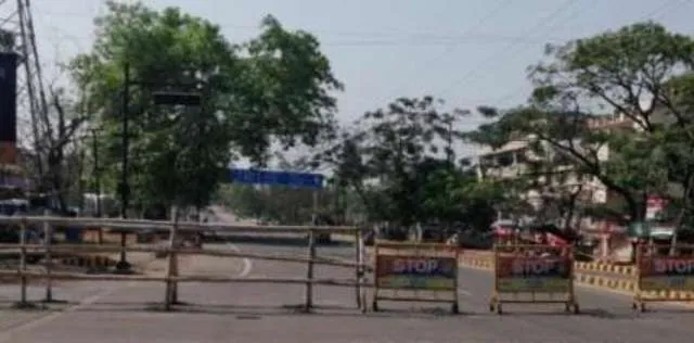 ସିଲ୍ ଅଞ୍ଚଳ‌ ବାହାରକୁ ଛାଡ଼ିଲାନି ପୁଲିସ : ମଧ୍ୟାହ୍ନ ଭୋଜନ ଚାଉଳ ପାଇଲେନି ଛାତ୍ରୀ