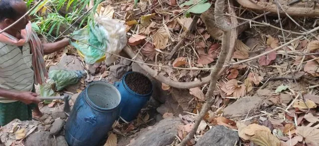 ଲକଡାଉନ ପାଇଁ ଦେଶି ମଦ ଭାଟି ବନ୍ଦ, ଦୁର୍ଗମ ଅଞ୍ଚଳରେ ହାତରନ୍ଧା ମଦ କୁଟୀର ଶିଳ୍ପ ପାଲଟିଛି