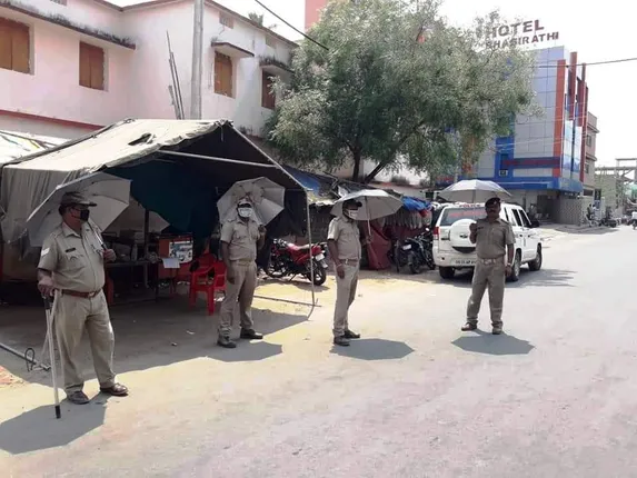 ପରୀକ୍ଷା ପାଇଁ ୨୯ଜଣଙ୍କ ସ୍ୱାବ ଗଲା, ୬ଟି ଗାଁ ସିଲ, ସାମାଜିକ ଦୂରତ୍ୱ ଉଲଘଂନ ନେଇ ଦୁଇ କିରାନା ଦୋକାନୀ ଅଟକ