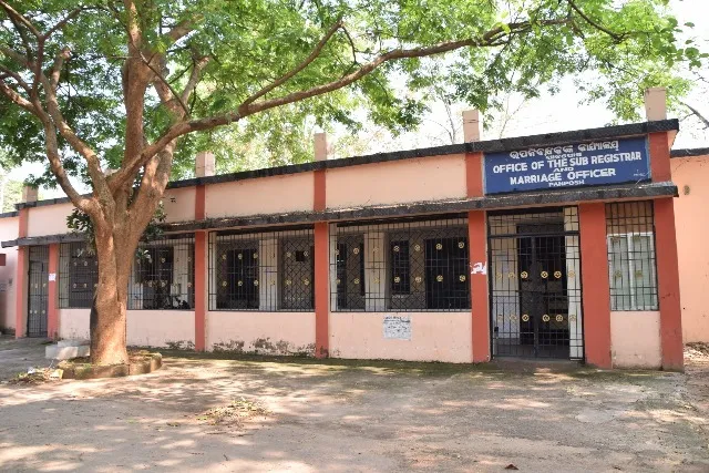 କରୋନା କଟକଣା: ବିବାହ ପଞ୍ଜିକରଣ ବନ୍ଦ, ଗଡୁଛି ହଜାର ହଜାର ଆବେଦନ ଫାଇଲ