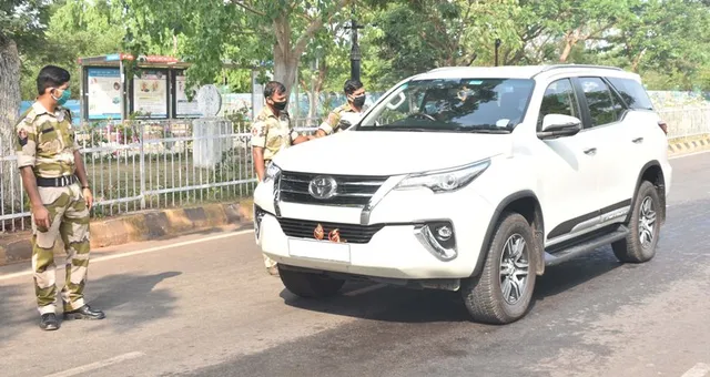 ଉଲ୍ଲଂଘନକାରୀଙ୍କ ସଂଖ୍ୟା କମୁଛି, ମାସକରେ ଜରିମାନା ୯୬ ଲକ୍ଷ