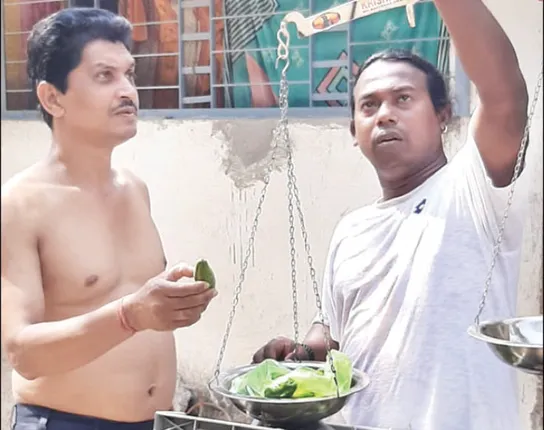 ପରିବା ବିକୁଛନ୍ତି ହାସ୍ୟ ଅଭିନେତା ରବି କୁମାର