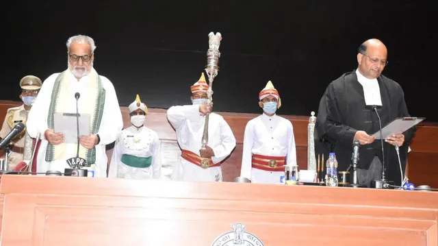 ଶପଥ ଗ୍ରହଣ କଲେ ଓଡ଼ିଶା ହାଇକୋର୍ଟର ମୁଖ୍ୟବିଚାରପତି ଜଷ୍ଟିସ୍ ମହମ୍ମଦ ରଫିକ