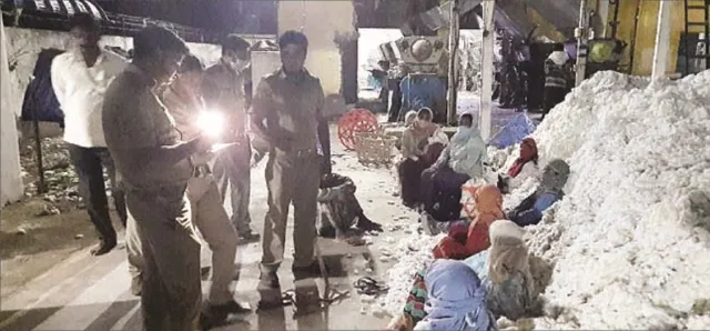 ୪ କପା ମିଲ୍ ଉପରେ ଚଢ଼ଉ କଲା ପ୍ରଶାସନ, ନିୟମ ଉଲ୍ଲଂଘନ କରି ଚାଲିଥିଲା ଉତ୍ପାଦନ