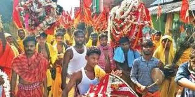 ଦଣ୍ଡନାଚ ପାଇଁ ପୂଜାର୍ଚ୍ଚନା ବେଳେ ପୁଲିସର ଚଢ଼ଉ, ୯ ଦଣ୍ଡୁଆ ଗିରଫ