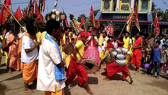 କରୋନା ପାଇଁ ବନ୍ଦ ଚୈତ୍ର୍ୟର ଦଣ୍ଡନୃତ୍ୟ : ଆର୍ଥିକ ସଙ୍କଟରେ ଦଣ୍ଡ କଳାକାର