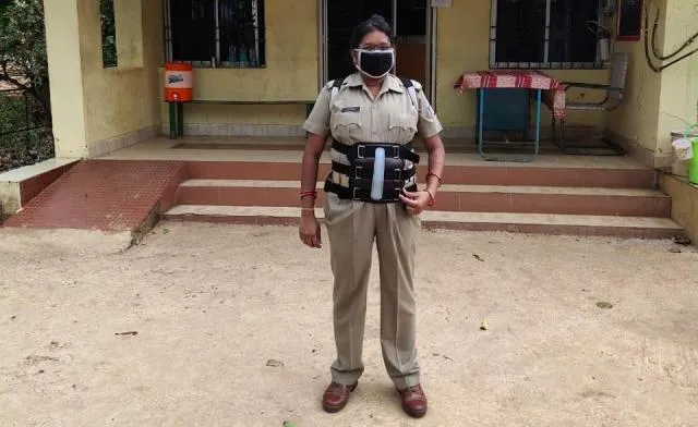 କରୋନା ଯୋଦ୍ଧା: କର୍ତ୍ତବ୍ୟ ଆଗରେ ଶାରୀରିକ ଅସୁସ୍ଥତାକୁ ଭୁଲିଗଲେ କ‌ନେଷ୍ଟବଳ ସଂଯୁକ୍ତା