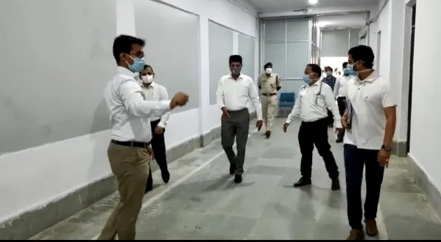କଳାହାଣ୍ଡିରେ କୋଭିଡ ହସ୍ପିଟାଲର ସମୀକ୍ଷା କଲେ ୫-ଟି ସଚିବ ଓ ଉନ୍ନୟନ କମିଶନର