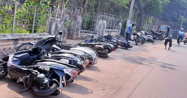 ଅମାନିଆଙ୍କୁ ସାବାଡ କଲା ଲକ୍‌ଡାଉନ୍‌  ଏନ୍‌ଫୋର୍ସମେଣ୍ଟ ଟିମ୍‌: ଆଜିଠୁ ଜବତ ହେବ କାର୍‌, ବାଇକ୍‌