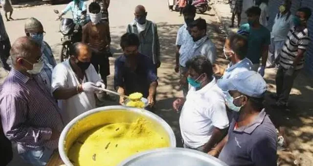 ଗୋଷ୍ଠୀ ପାକଶାଳା ଚଳାଇ ଖାଦ୍ୟ ଯୋଗାଣ