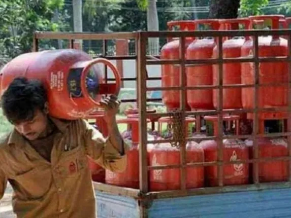 ଗ୍ୟାସ୍‌ ଦର ସରକାରଙ୍କ ନିୟନ୍ତ୍ରଣରୁ ମୁକ୍ତ ହେବ