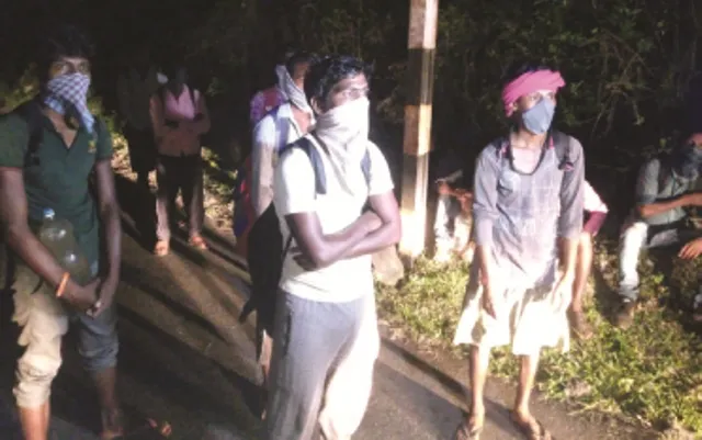 ୧୪ ଦିନ ରେଳପଥରେ ଚାଲିଲେ ୧୨ ଶ୍ରମିକ