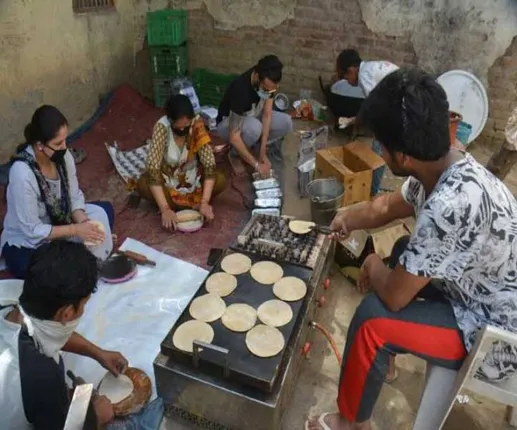 ଲକଡାଉନ ଯୋଡ଼ିଦେଲା ଭଙ୍ଗା ହୃଦୟ, ଦୀର୍ଘଦିନର ତିକ୍ତତା ଭୁଲି ଏକାଠି ହେଲେ ୮ ଭାଇ