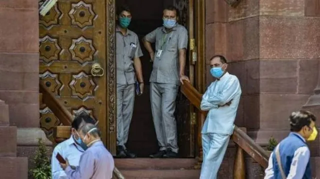 ରାଷ୍ଟ୍ରପତି ଭବନ ପରେ ଲୋକସଭା ସଚିବାଳୟରେ ପହଞ୍ଚିଲା କରୋନା, ମିଳିଲେ ସଂକ୍ରମିତ କର୍ମଚାରୀ