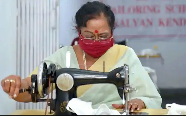 ମାସ୍କ ତିଆରି କରୁଛନ୍ତି ପ୍ରଥମ ମହିଳା ସବିତା କୋବିନ୍ଦ