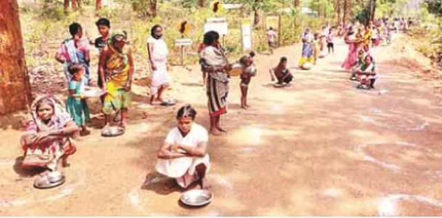 ଖାଦ୍ୟ ପାଇଁ ଗରିବ ଆଦିବାସୀଙ୍କ ବିଦ୍ରୋହ : ‘ନଗଡ଼ାକୁ ଦଉଛ, ଆମକୁ ଦିଅ’