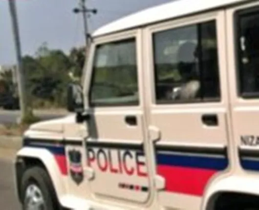 ଯୋଡ଼ା : ପୁଲିସ ଗାଡ଼ିକୁ ପଥର ମାଡ଼