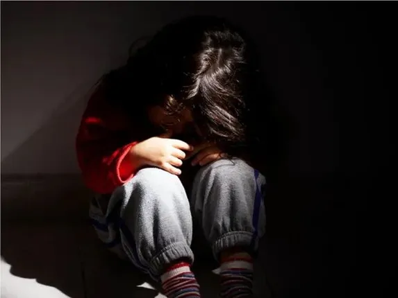 ଝିଅକୁ ଗଣଦୁଷ୍କର୍ମର ୨୪ ଘଣ୍ଟା ନ ପୂରୁଣୁ ରହସ୍ୟଜନକ ଅବସ୍ଥାରେ ମିଳିଲା ବାପାର ମୃତଦେହ