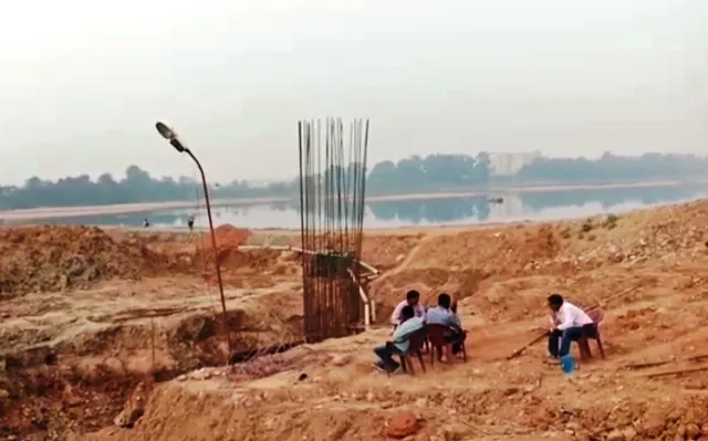 ଦ୍ଵିତୀୟ ବ୍ରାହ୍ମଣୀ ସେତୁ ନିର୍ମାଣ ବେଳେ ଅଘଟଣ, ପେଟରେ ମୋଟର ବେରିଂ ପଶିଯିବାରୁ ଶ୍ରମିକଙ୍କ ମୃତ୍ୟୁ