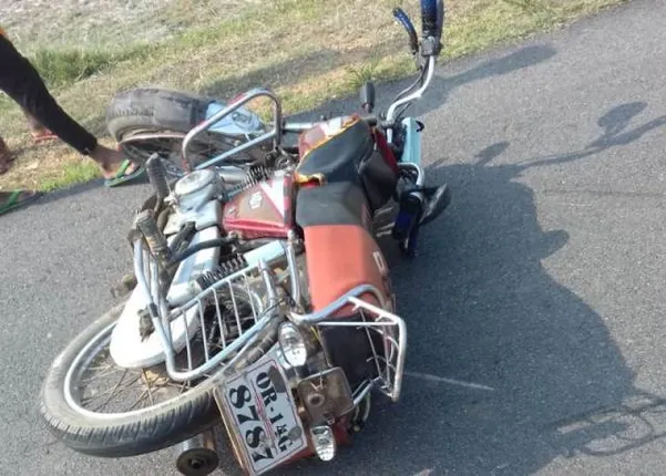 ବିଦ୍ୟୁତ ଖୁଣ୍ଟିରେ ପିଟିହେଲା ବାଇକ, ଦୁଇ ମୃତ