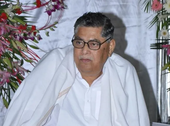 କରୋନା ମୁକାବିଲା ପାଇଁ ପିଏମକେୟାର୍ସ ଫଣ୍ଡକୁ ୧୦ କୋଟି ଟଙ୍କାର ସହାୟତା ଦେଲେ ସତସଙ୍ଗର ଆଚାର୍ଯ୍ୟଦେବ