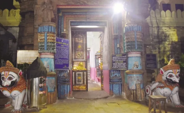 କରୋନା କଟକଣା ଆଳରେ ବଡ଼ଦେଉଳକୁ ପୁଲିସର ଅଣଦେଖା : ମୁକୁଳା ପଡ଼ିଛି ଶ୍ରୀମନ୍ଦିରର ଚାରିଦ୍ବାର