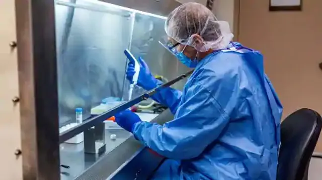 ସେପ୍ଟେମ୍ବର ସୁଦ୍ଧା ଅକ୍ସଫୋର୍ଡ ବିଶ୍ବବିଦ୍ୟାଳୟର ବୈଜ୍ଞାନିକ ପ୍ରସ୍ତୁତ କରିବେ ସୁପର୍‌ ଫାଷ୍ଟ୍‌ କରୋନାଭାଇରସ୍ ପ୍ରତିଷେଧକ ଟିକା