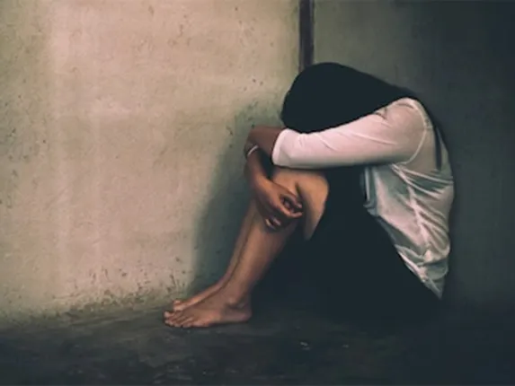 ଡାକ୍ତରଖାନା ଯିବା ବାଟରେ ପୀଡ଼ିତାଙ୍କୁ ଅପହରଣ କରି ନେଇ ୩ଘଣ୍ଟା ପର୍ଯ୍ୟନ୍ତ ଦୁଷ୍କର୍ମ କଲେ ୨ ଅଭିଯୁକ୍ତ