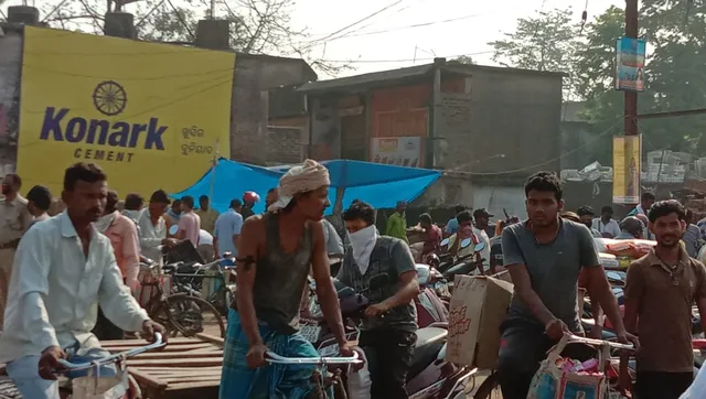 ଭଦ୍ରକରେ ୯୫ କରୋନା ପଜିଟିଭଙ୍କ ପରେ ବି ସାମାଜିକ ଦୂରତାକୁ ମାନୁ ନାହାଁନ୍ତି ଲୋକେ