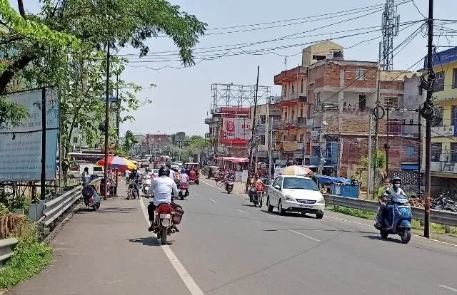 ଝାରସୁଗୁଡ଼ାରେ ଦୁଇ ଜଣ ଆକ୍ରାନ୍ତ ସୁସ୍ଥ ହେଲାପରେ ଲୋକେ ଆଶ୍ବସ୍ତ, ସତର୍କତା ଭୁଲିଗଲେ