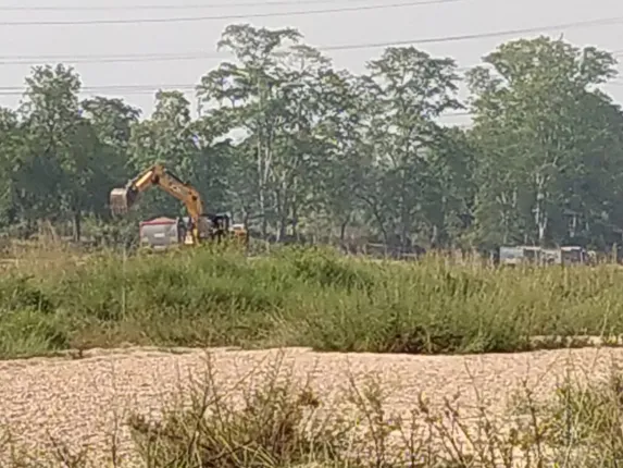 ବାଲି ମାଫିଆ ପୁଣି ସକ୍ରିୟ: ଲିଜ୍‌ ବାହାରେ ଖୋଳି ନେଉଛନ୍ତି କୋଟି କୋଟି