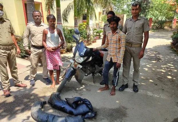 ଚୋରା ମଦ ବେପାରୀଙ୍କ ଜାଲରେ ଝାରସୁଗୁଡ଼ା: ବିଷାକ୍ତ ମଦ ନେଇପାରେ ଜୀବନ