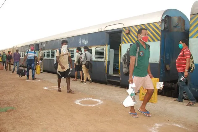 ମୟୂରଭଞ୍ଜକୁ ଆସିଲା ପ୍ରଥମ ଶ୍ରମିକ ସ୍ୱତନ୍ତ୍ର ଟ୍ରେନ୍, ଭଞ୍ଜପୁର ଷ୍ଟେସନରେ ଓହ୍ଲାଇଲେ ୨୮୪ ଯାତ୍ରୀ