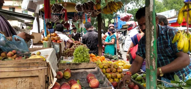 ଆଜି ସାବିତ୍ରୀ, ସରଗରମ ଶାଢ଼ି ଓ ଫଳ ବଜାର