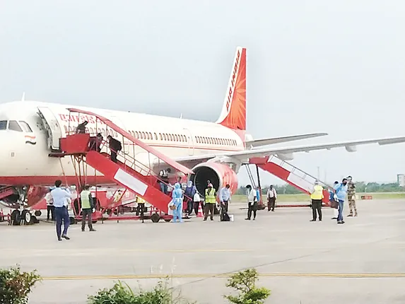 ଆମେରିକାରୁ ଫେରିଲେ ୧୩୭ ପ୍ରବାସୀ ଓଡ଼ିଆ