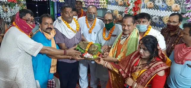 ପ୍ରଭୁ ଲିଙ୍ଗରାଜଙ୍କ ଶୀତଳଷଷ୍ଠୀକୁ ମିଳିଲା ଅନୁମତି, ସମ୍ବଲପୁରରେ ପତରପେଣ୍ଡି ଉତ୍ସବ ଅନୁଷ୍ଠିତ