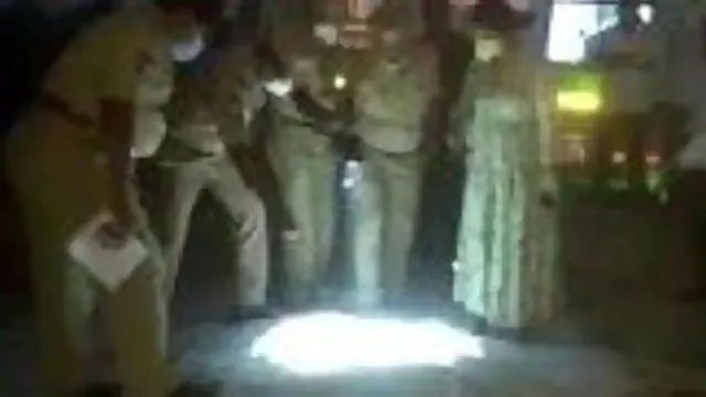 ତେଲେଙ୍ଗାନାରେ ୧୨୦ ଫୁଟ୍ ଗଭୀର ଖୋଲା ବୋର୍‌ୱେଲ୍‌ ଭିତରକୁ ଖସି ପଡ଼ିଛି ୩ ବର୍ଷର ବାଳକ; ଉଦ୍ଧାର କାର୍ଯ୍ୟ ଜାରି