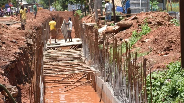 ୧୨୦ ବାଟାଲିୟନ୍‌ରେ ଡ୍ରେନ୍ ନିର୍ମାଣ ପାଇଁ ବାଟ ଫିଟିଲା