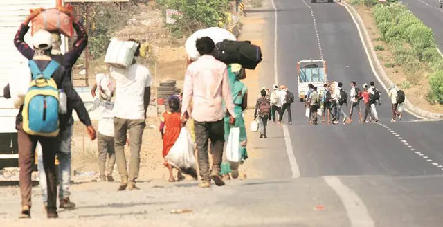 ମାର୍ଚ୍ଚ-ଜୁନ ମଧ୍ୟରେ ୧ କୋଟି ପ୍ରବାସୀ ଶ୍ରମିକ ଚାଲି ଚାଲି ଘରକୁ ଫେରିଥିଲେ : ସରକାରୀ ତଥ୍ୟ