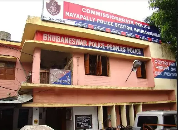 ରାଜଧାନୀର ଏକ ଓୟୋ ହୋଟେଲରେ ଚଢାଉ କରି ୯ଜଣ ଜୁଆଡ଼ିଙ୍କୁ ଗିରଫ କଲା ପୁଲିସ