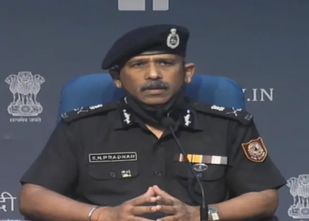 ପଶ୍ଚିମବଙ୍ଗରେ ମୃତ୍ୟୁସଂଖ୍ୟା ବଢିପାରେ, ଓଡ଼ିଶାରେ ଆସନ୍ତା ୨୪-୪୮ ଘଣ୍ଟା ମଧ୍ୟରେ ସ୍ୱାଭାବିକ ସ୍ଥିତି ଫେରିବ : ଏନଡିଆରଏଫ ଡିଜି