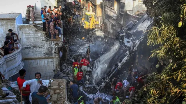 ପିଆଇଏ ବିମାନର ଧ୍ବଂସାବଶେଷରୁ ନଗଦ ୩୦ ନିୟୁତ ଟଙ୍କା ପାଇଲେ ତଦନ୍ତକାରୀ