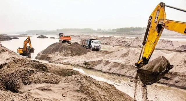 ବାଲି ଚାଲାଣରେ ମାଫିଆ ରାଜ୍‌: ବନ୍ଧୁକ ଦେଖାଇ ଦସ୍ତଖତ ନେଲେ