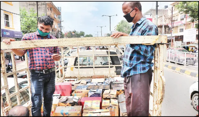 ମିଳିଗଲା ମଦର ଭଣ୍ଡାର, ୫ଗୁଣ ଅଧିକ ଦରରେ ବିକ୍ରି ହେଉଥିଲା