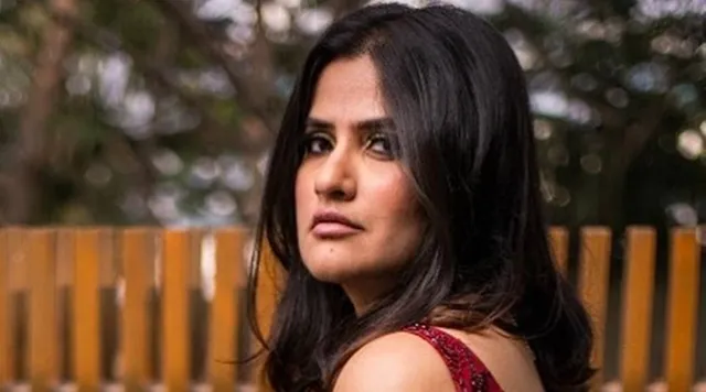 ଜ୍ୟାକ୍‌ଲିନ୍‌, ତାପସୀ ଓ ଭୂମିଙ୍କୁ ସମାଲୋଚନା କଲେ ସୋନା; ସେ ଗାଇଥିବା ଗୀତରେ ଠିକ୍‌ ଭାବେ ଓଠ ମିଳାଇ ପାରିନାହାନ୍ତି ଏମାନେ