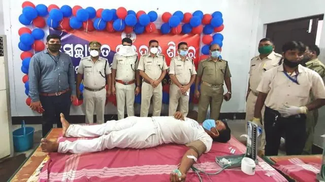 ସମ୍ବାଦ-ଆମ ଓଡ଼ିଶା ଓ ହିଞ୍ଜିଳିକାଟୁ ପୁଲିସ ସମିତିର ମେଗା ରକ୍ତଦାନ ଶିବିର, ୨୫୫ ୟୁନିଟ୍ ରକ୍ତ ସଂଗ୍ରହ