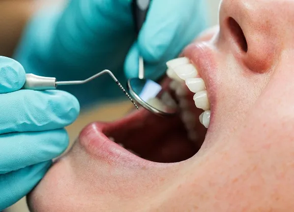 ଟଙ୍କା ଲୋଭରୁ ଅଘଟଣ : ଦାନ୍ତ ଓପାଡ଼ିବା ବେଳେ ଜୀବନ ଚାଲିଗଲା