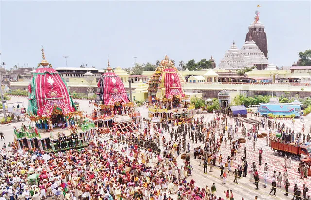 ବିଶ୍ବ ଦେଖିଲା ବିରଳ ଉଦାହରଣ, ଭକ୍ତଙ୍କୁ ଝୁରିଲା ବଡ଼ଦାଣ୍ଡ